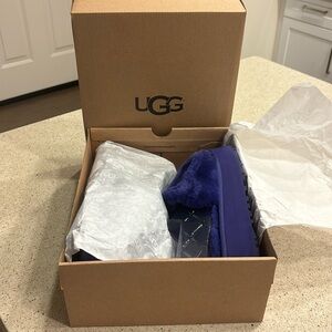 UGGS